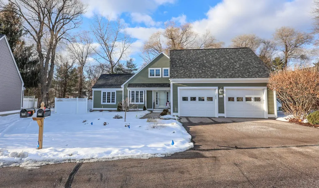 152 Straw Hill Road Manchester NH 03104