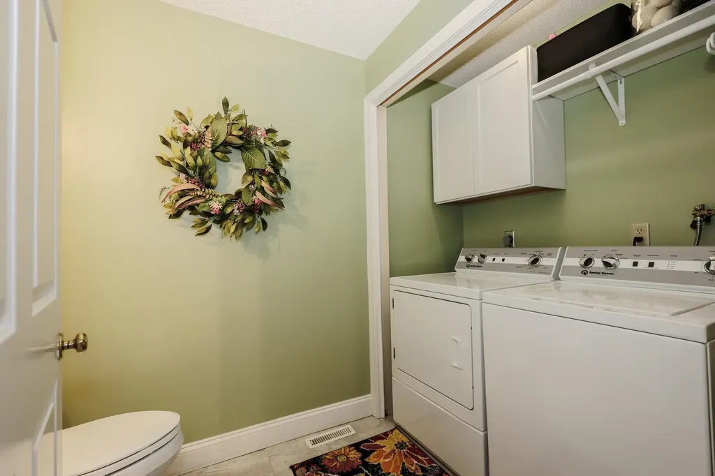 152 Straw Hill Road Manchester NH 03104