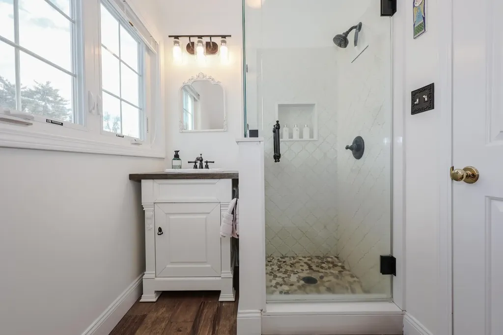 152 Straw Hill Road Manchester NH 03104