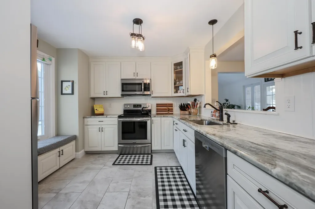 152 Straw Hill Road Manchester NH 03104