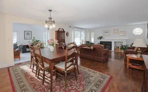 152 Straw Hill Road Manchester NH 03104