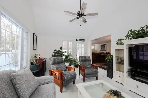 152 Straw Hill Road Manchester NH 03104