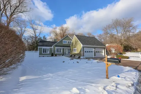 152 Straw Hill Road Manchester NH 03104