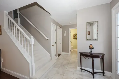 152 Straw Hill Road Manchester NH 03104