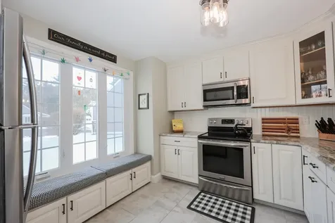 152 Straw Hill Road Manchester NH 03104