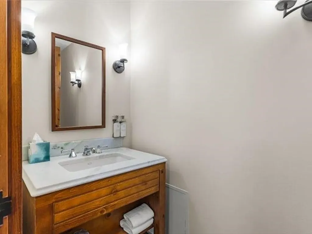 7412 Mountain Road Stowe VT 05672