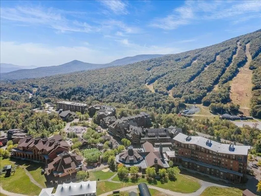 7412 Mountain Road Stowe VT 05672