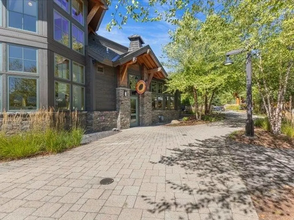 7412 Mountain Road Stowe VT 05672