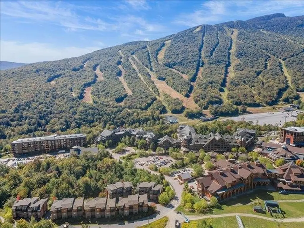 7412 Mountain Road Stowe VT 05672