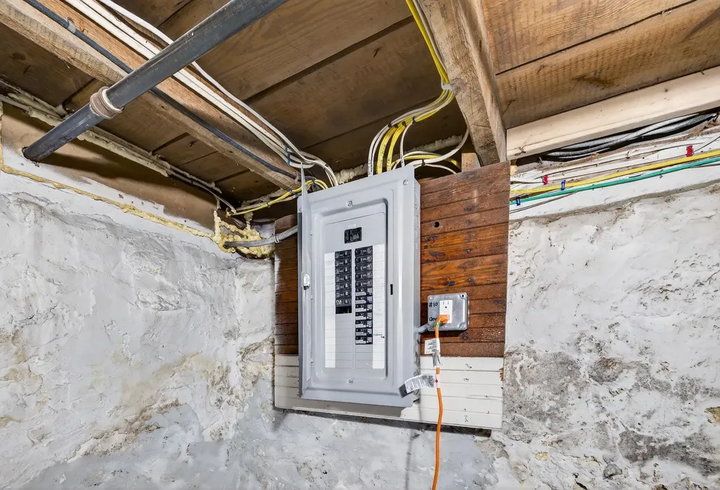 55 S Hall Street Manchester NH 03103