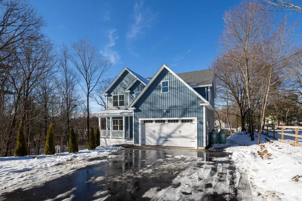 25 Carroll Street Exeter NH 03833