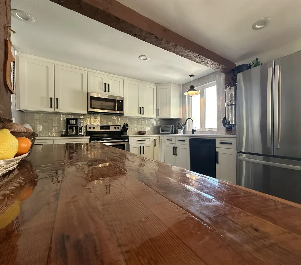 8 Main Street Bennington NH 03442