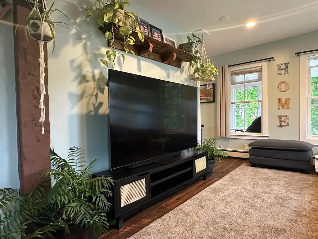 8 Main Street Bennington NH 03442