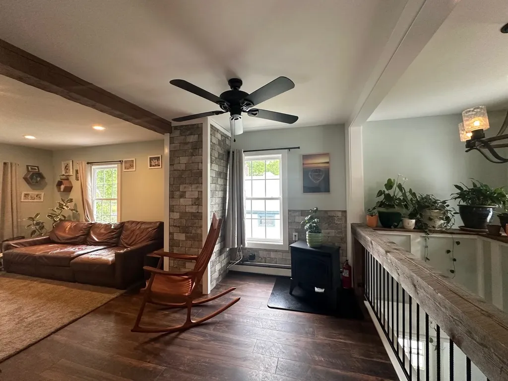 8 Main Street Bennington NH 03442