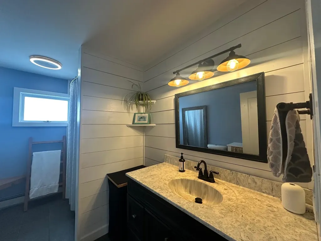 8 Main Street Bennington NH 03442