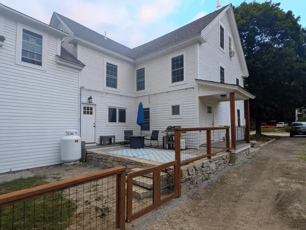 8 Main Street Bennington NH 03442