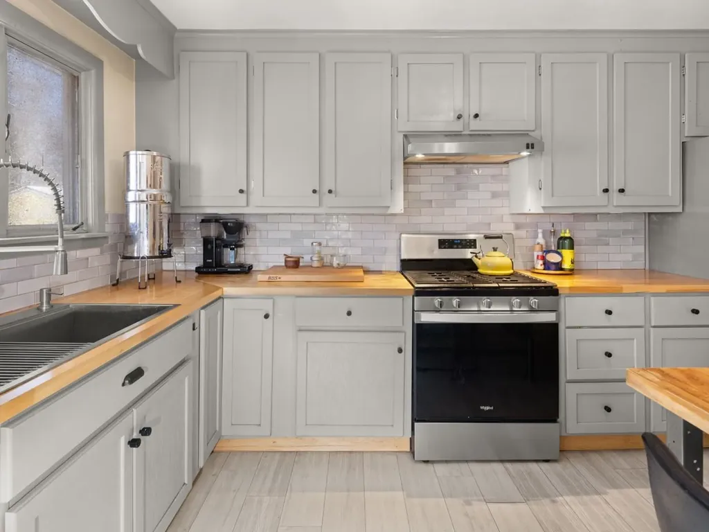 17 South Summit Street Essex Junction VT 05452