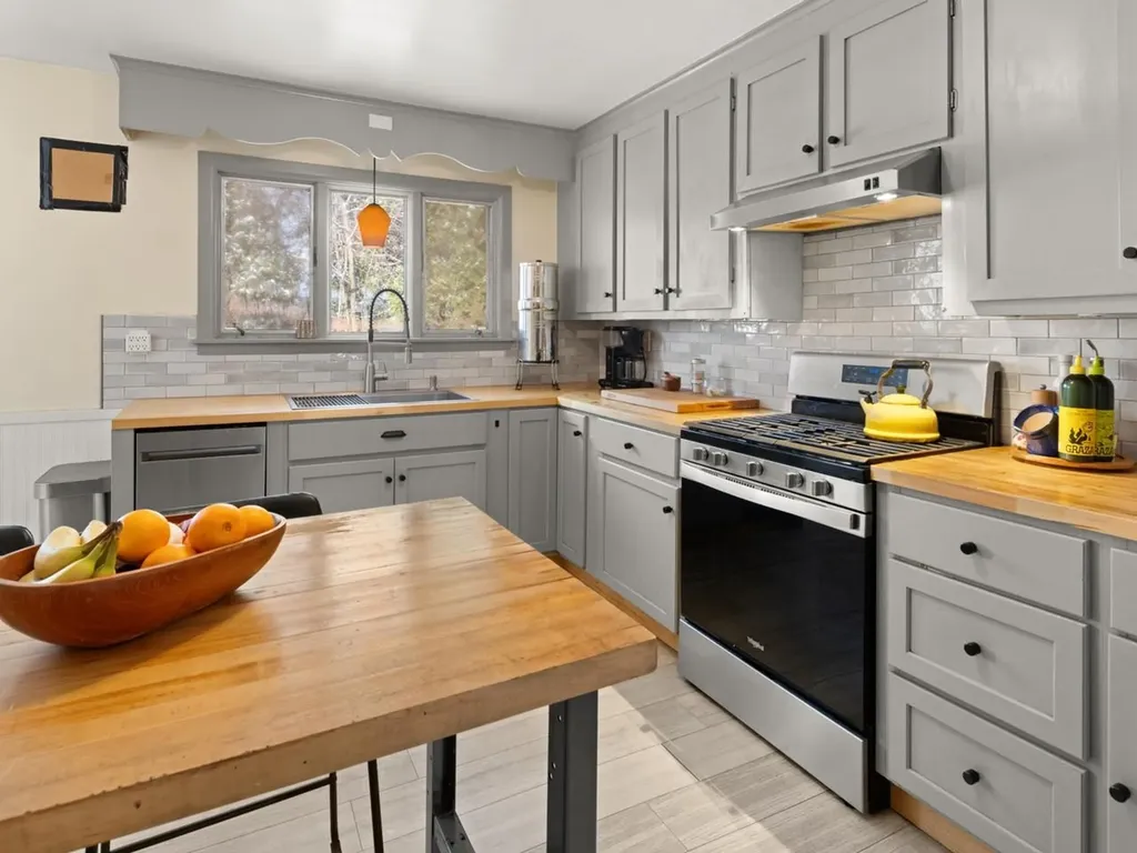 17 South Summit Street Essex Junction VT 05452