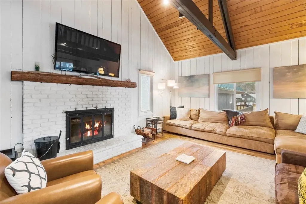 5 Byington Lane Winhall VT 05340