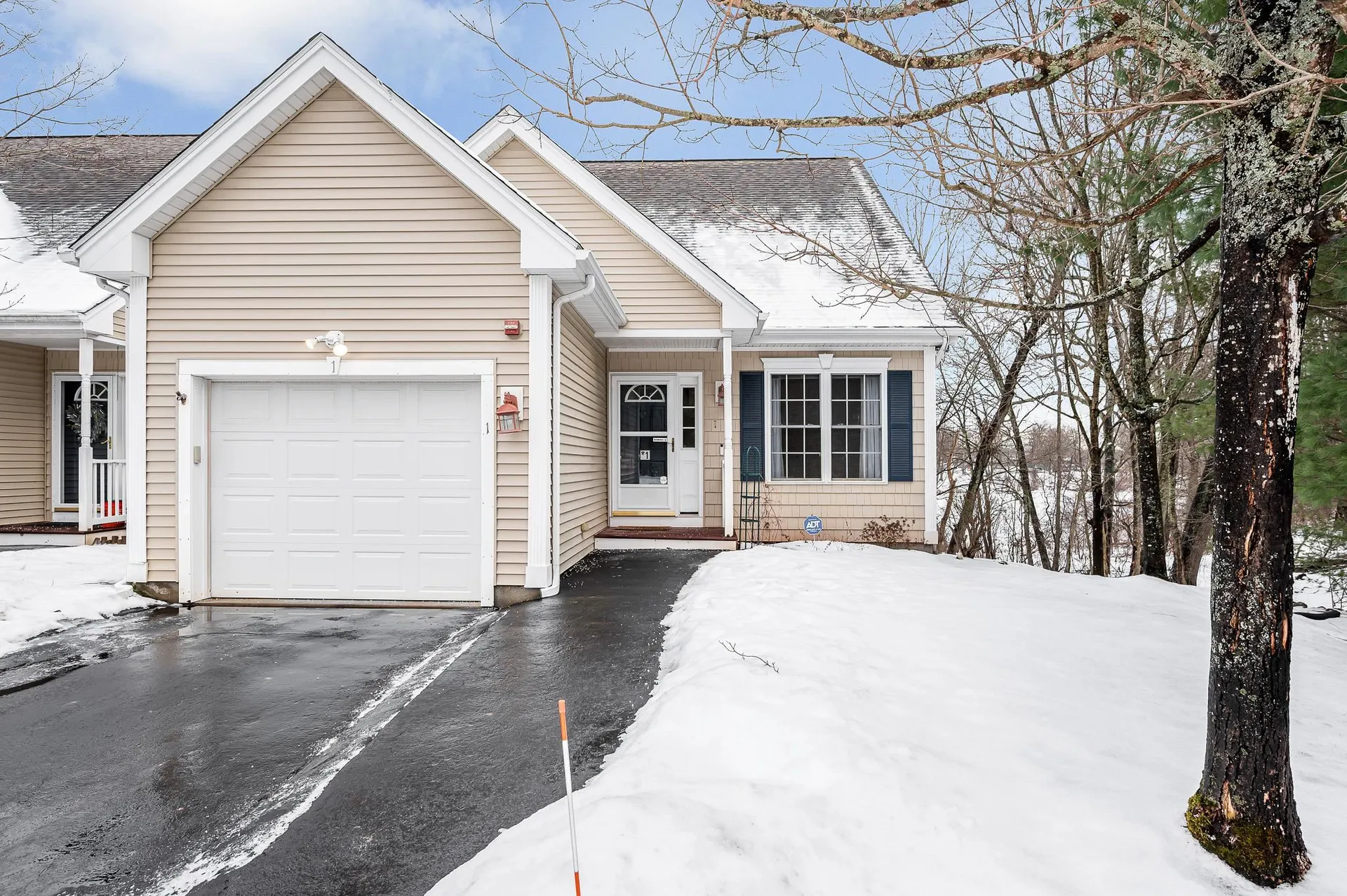 71 N. High Street Derry NH 03038