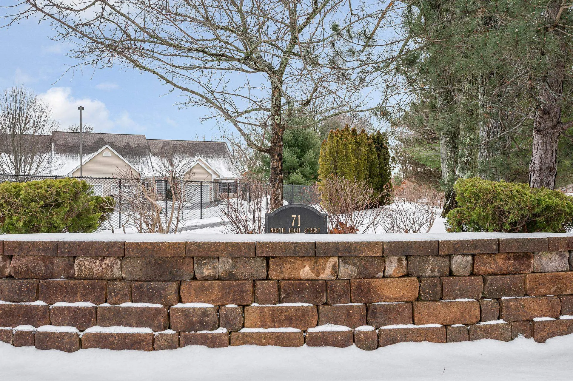 71 N. High Street Derry NH 03038