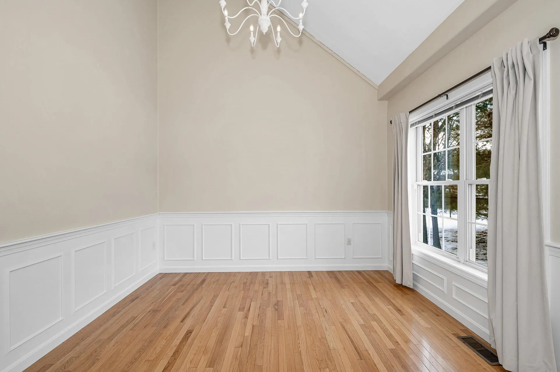 71 N. High Street Derry NH 03038