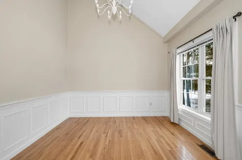 71 N. High Street Derry NH 03038