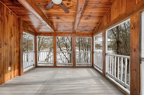 71 N. High Street Derry NH 03038