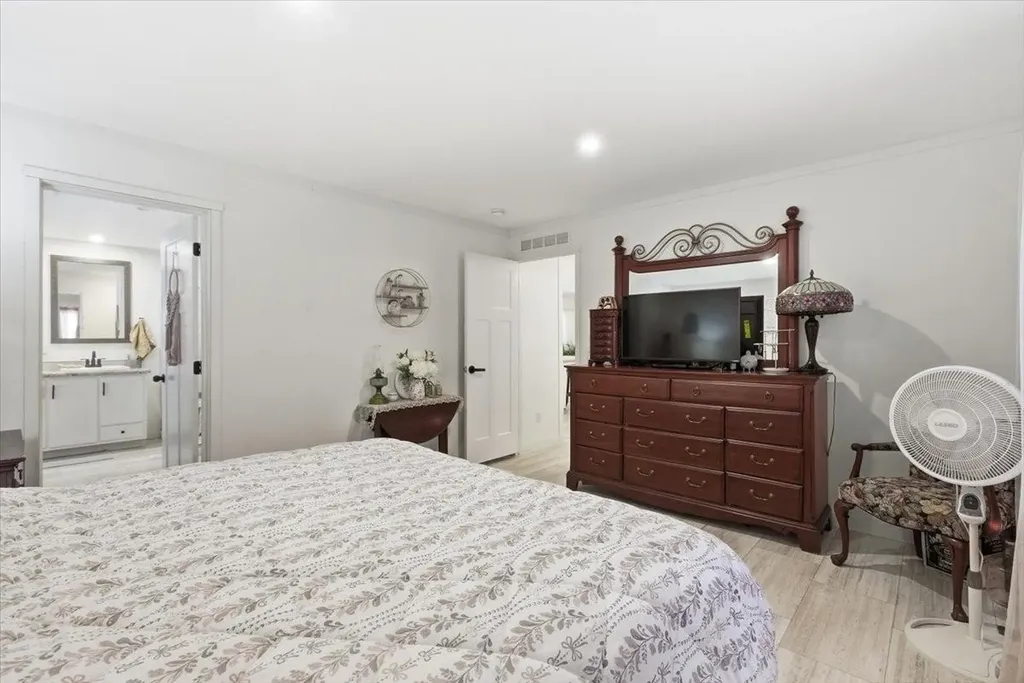 38 Oak Ridge Lane Bennington VT 05201