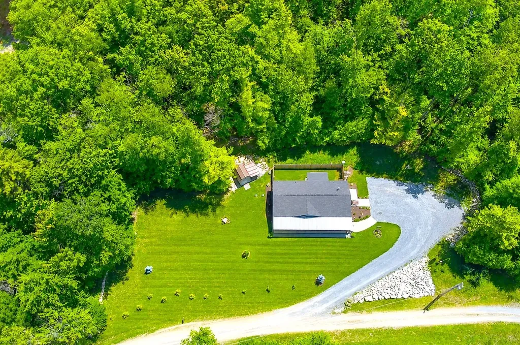 38 Oak Ridge Lane Bennington VT 05201