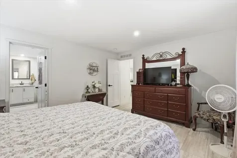 38 Oak Ridge Lane Bennington VT 05201