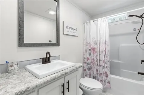 38 Oak Ridge Lane Bennington VT 05201