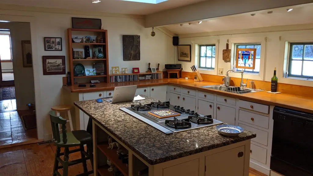 266 North Haverhill Road Kensington NH 03833