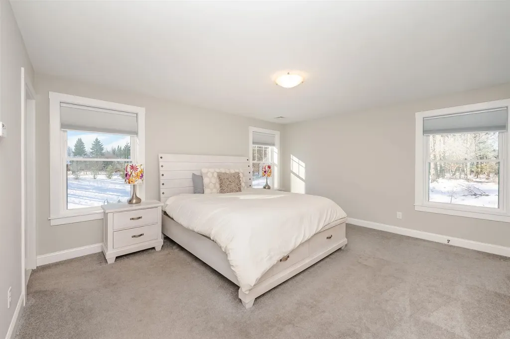 42 Daniels Drive Lee NH 03861