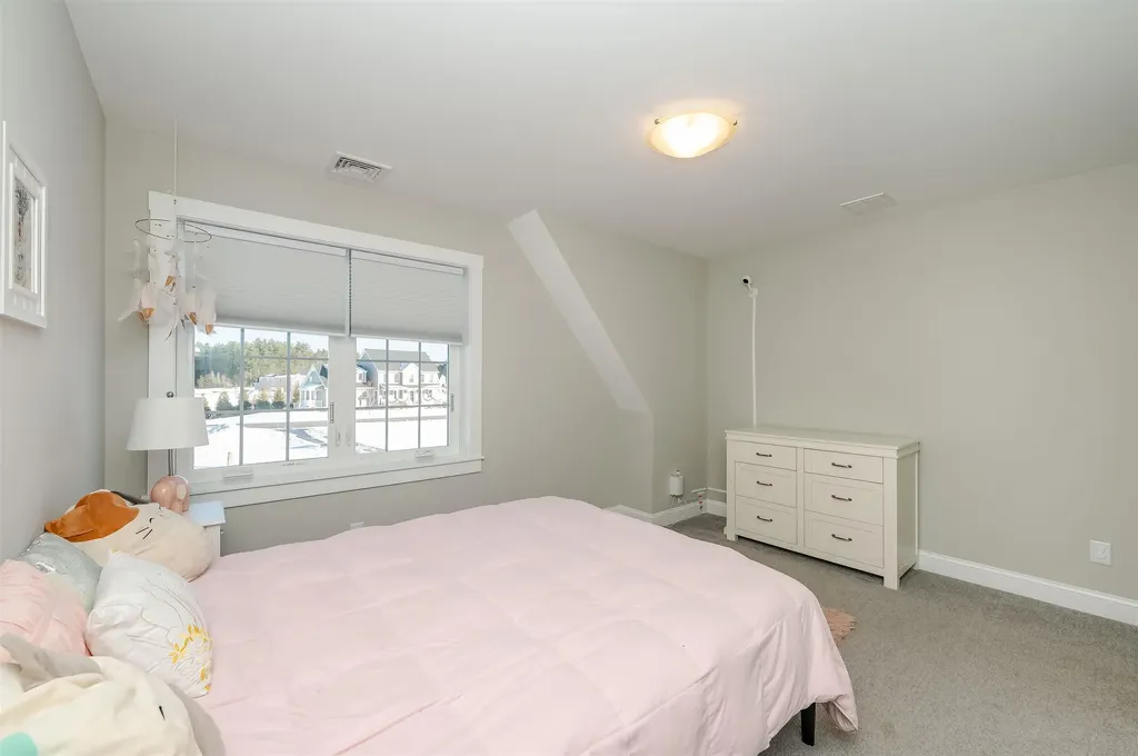 42 Daniels Drive Lee NH 03861