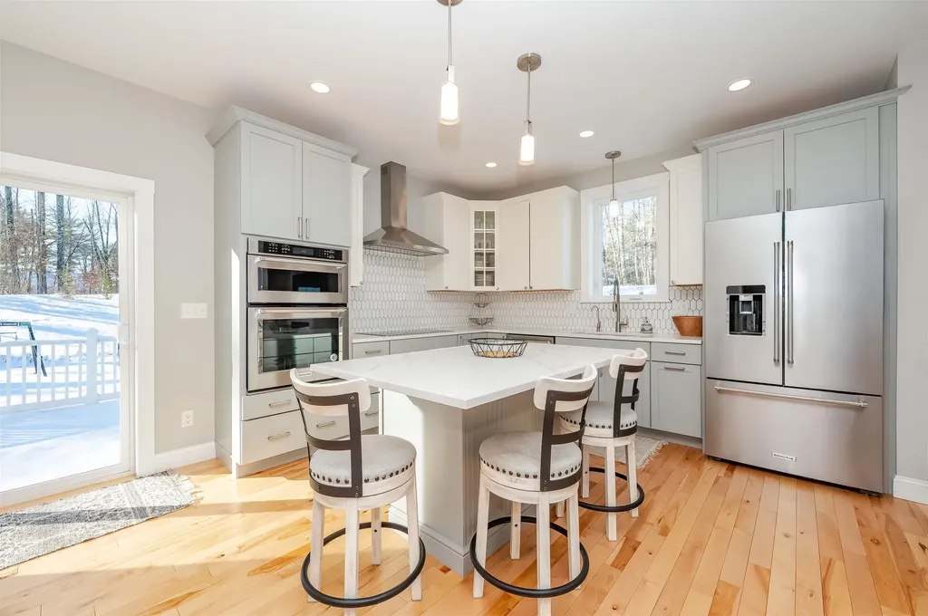 42 Daniels Drive Lee NH 03861