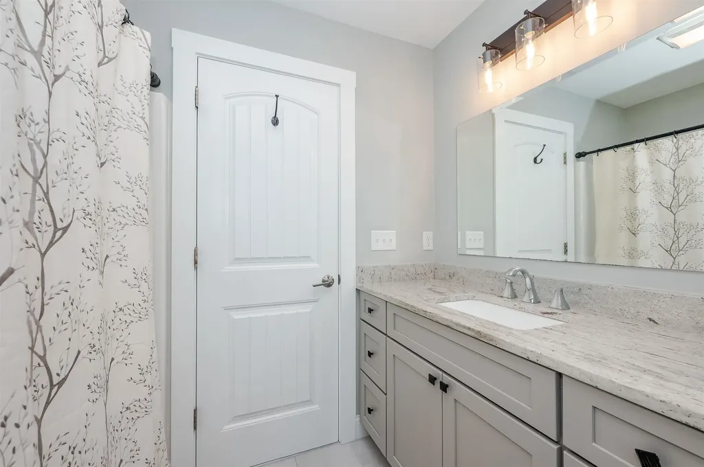 42 Daniels Drive Lee NH 03861