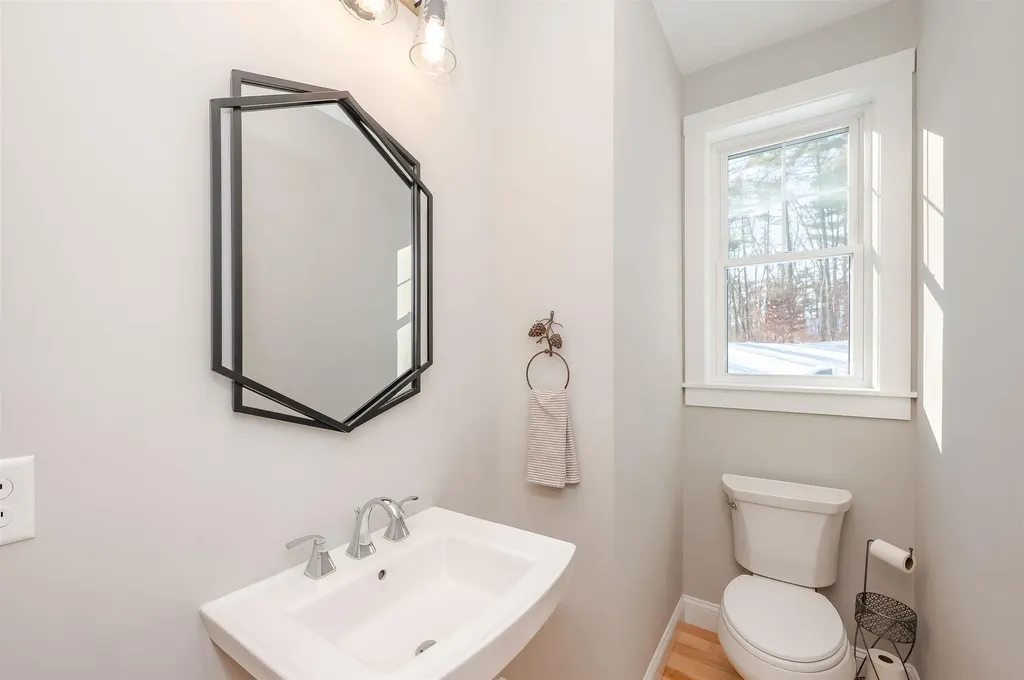 42 Daniels Drive Lee NH 03861