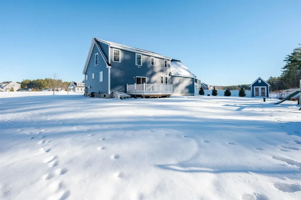 42 Daniels Drive Lee NH 03861