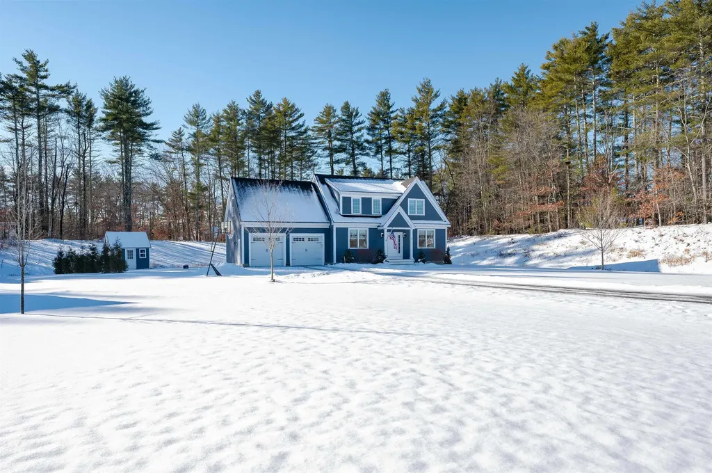 42 Daniels Drive Lee NH 03861