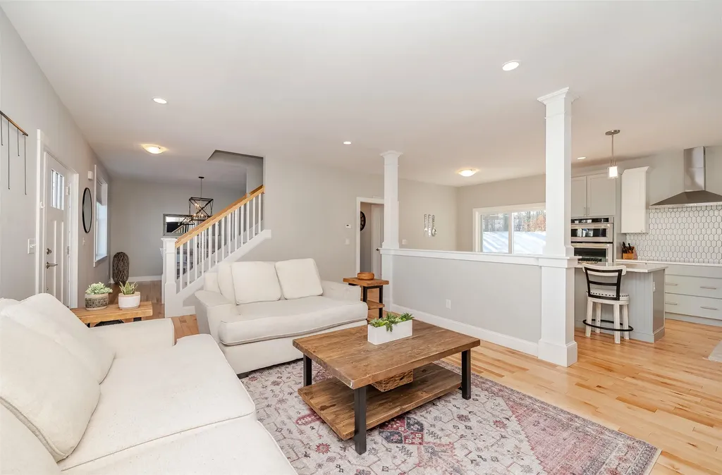 42 Daniels Drive Lee NH 03861