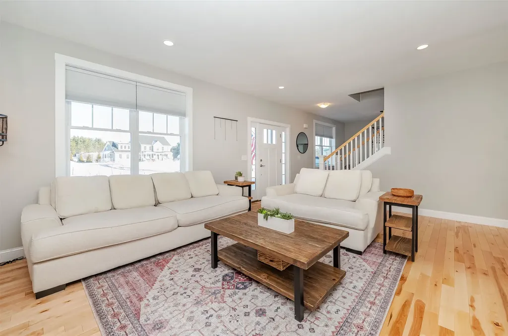 42 Daniels Drive Lee NH 03861