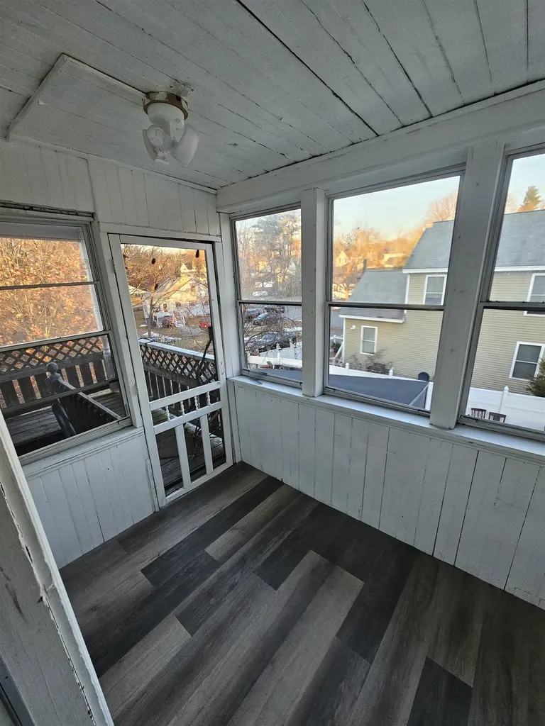 90 Oakland Avenue Manchester NH 03109