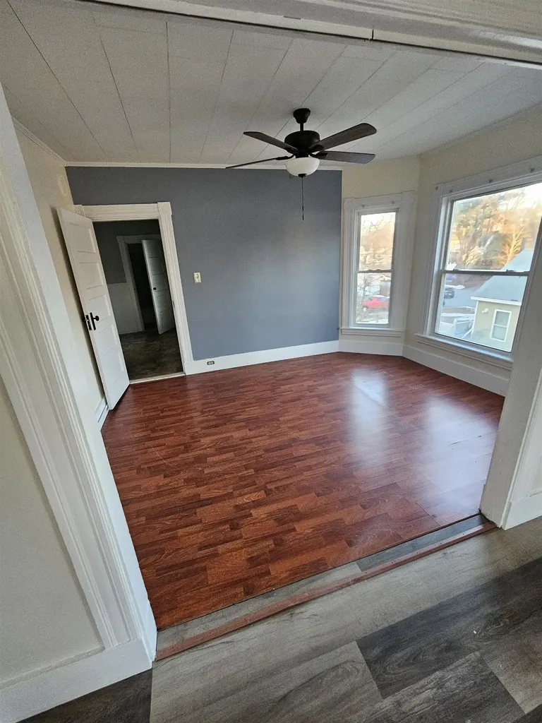 90 Oakland Avenue Manchester NH 03109