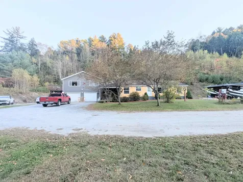 43 Crestwood Drive St. Johnsbury VT 05819