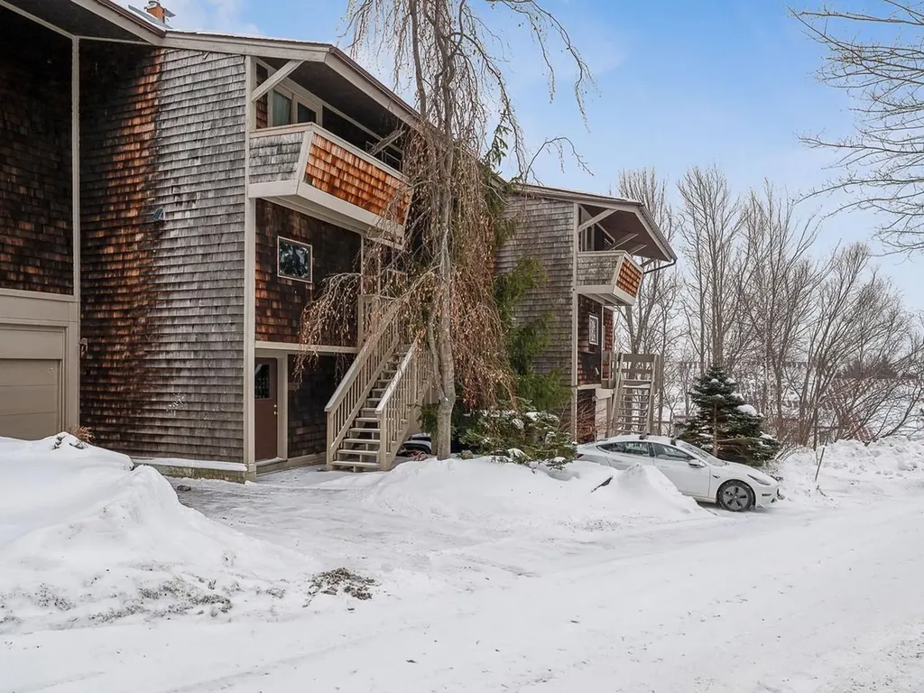 154 Forum Drive Warren VT 05674