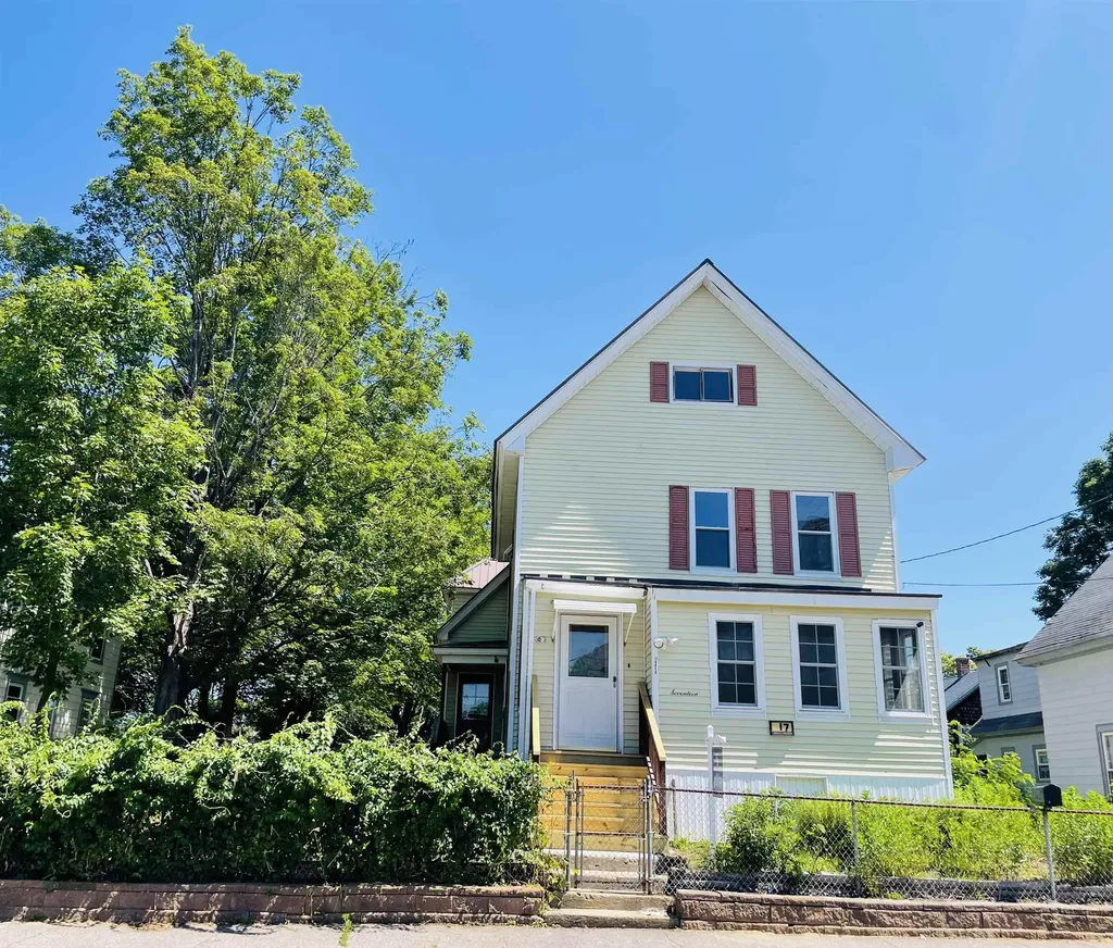 17 Arch Street Laconia NH 03246