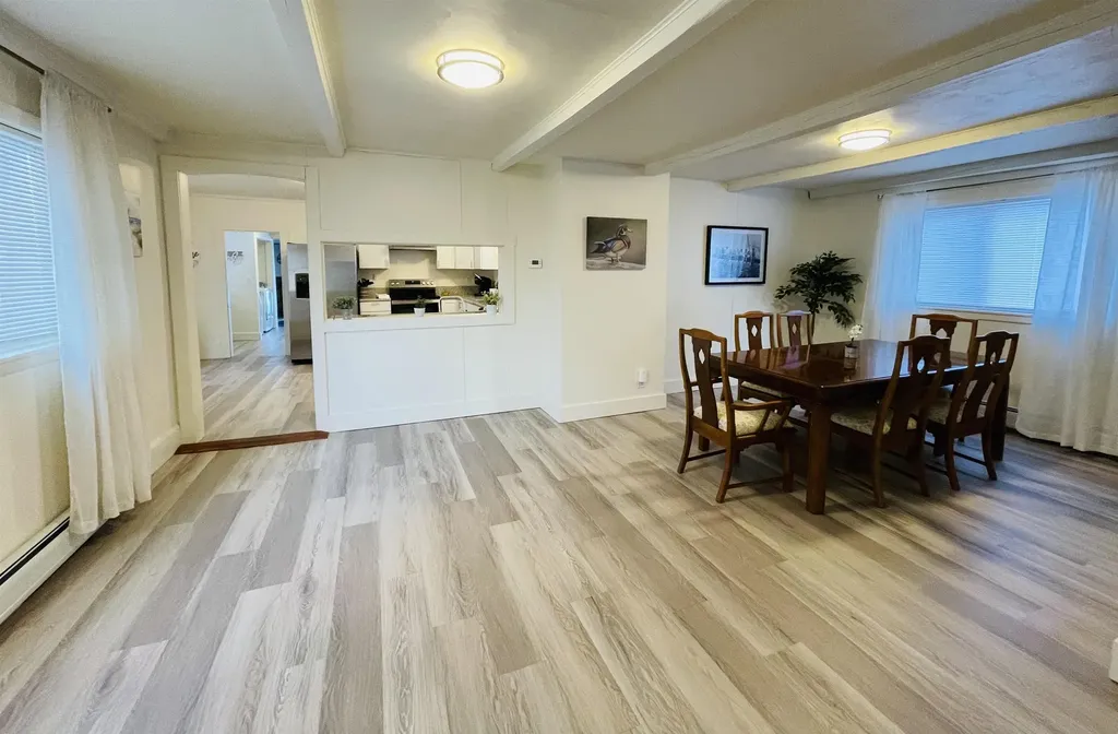 17 Arch Street Laconia NH 03246