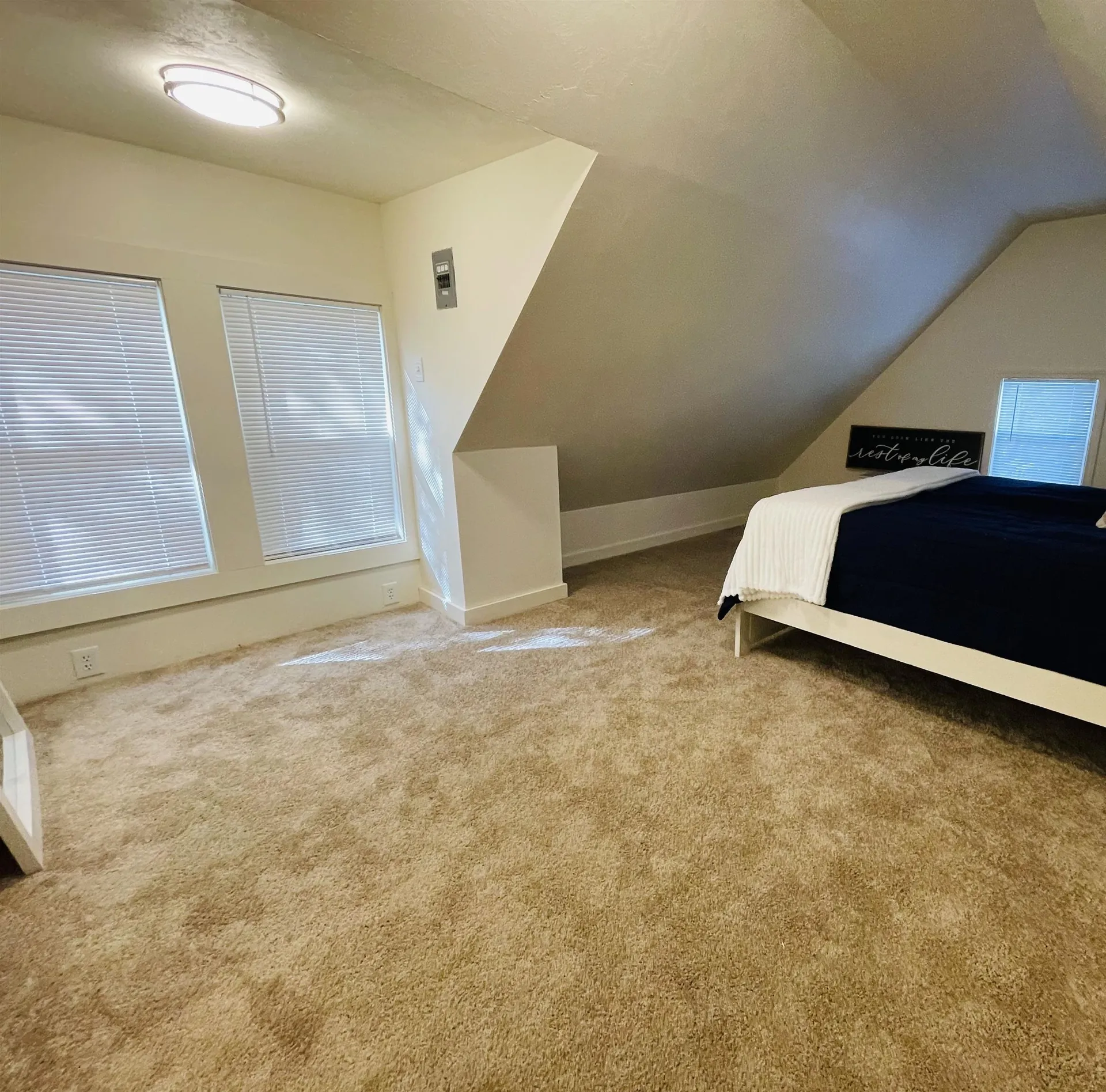 17 Arch Street Laconia NH 03246