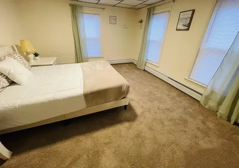 17 Arch Street Laconia NH 03246